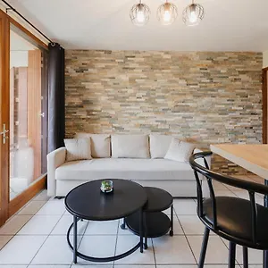 https://bel-appartement-6-couchages-au-plan-deau-dembrun.fr-provencehotel.com